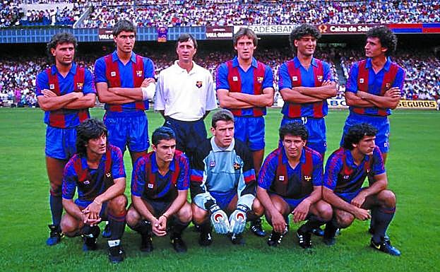 Los fichajes de 1998. Arriba aparecen, de izquierda a derecha, Recarte, Salinas, Cruyff, Soler, Manolo Hierro y Serna. Abajo, Bakero, Valverde, Unzue, Eusebio y Begiristain.