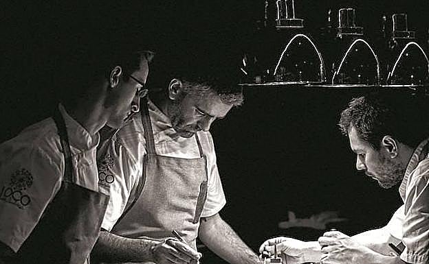 Imagen principal - Alexandre Silva es el cocinero del momento en Lisboa..Moti Timan, el israelí que hace alta cocina en la barra. Zaiyu Hasegawa encabeza la delegación de Japón.