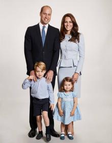 Imagen secundaria 2 - La princesa Charlotte y el príncipe George, con diseños de Amaia Kids. 