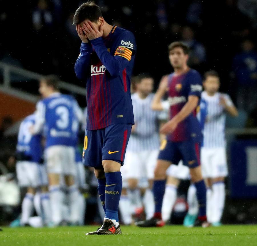 Las mejores imágenes del encuentro entre la Real Sociedad y el F.C. Barcelona en el estadio de Anoeta