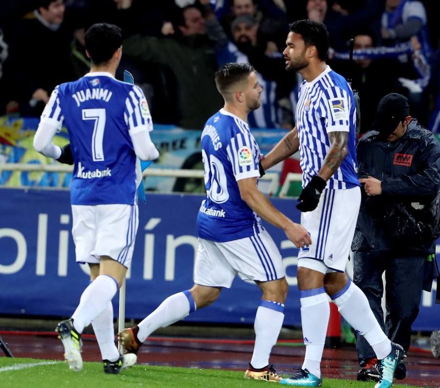 Las mejores imágenes del encuentro entre la Real Sociedad y el F.C. Barcelona en el estadio de Anoeta