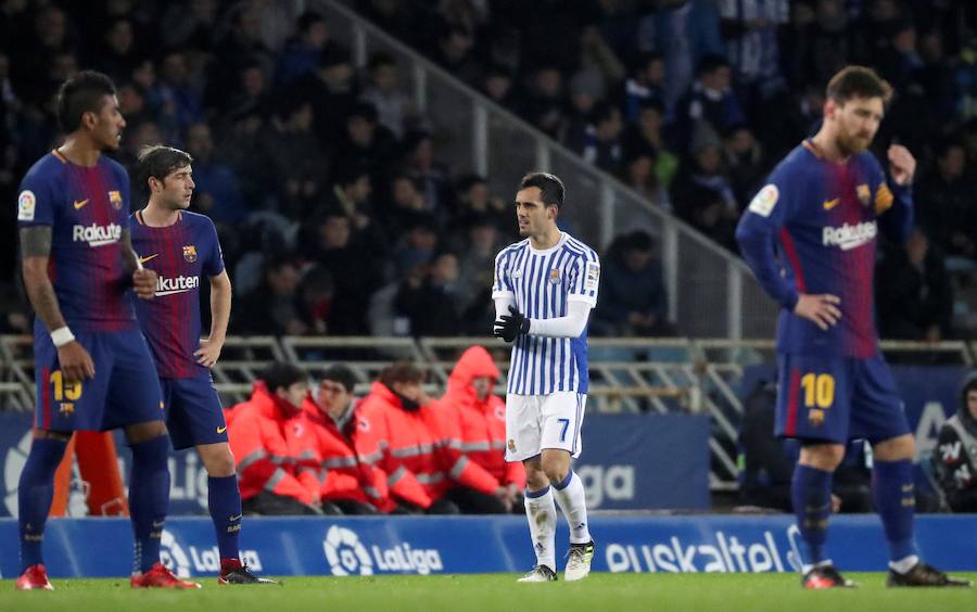 Las mejores imágenes del encuentro entre la Real Sociedad y el F.C. Barcelona en el estadio de Anoeta