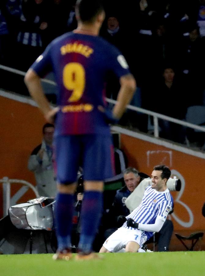 Las mejores imágenes del encuentro entre la Real Sociedad y el F.C. Barcelona en el estadio de Anoeta