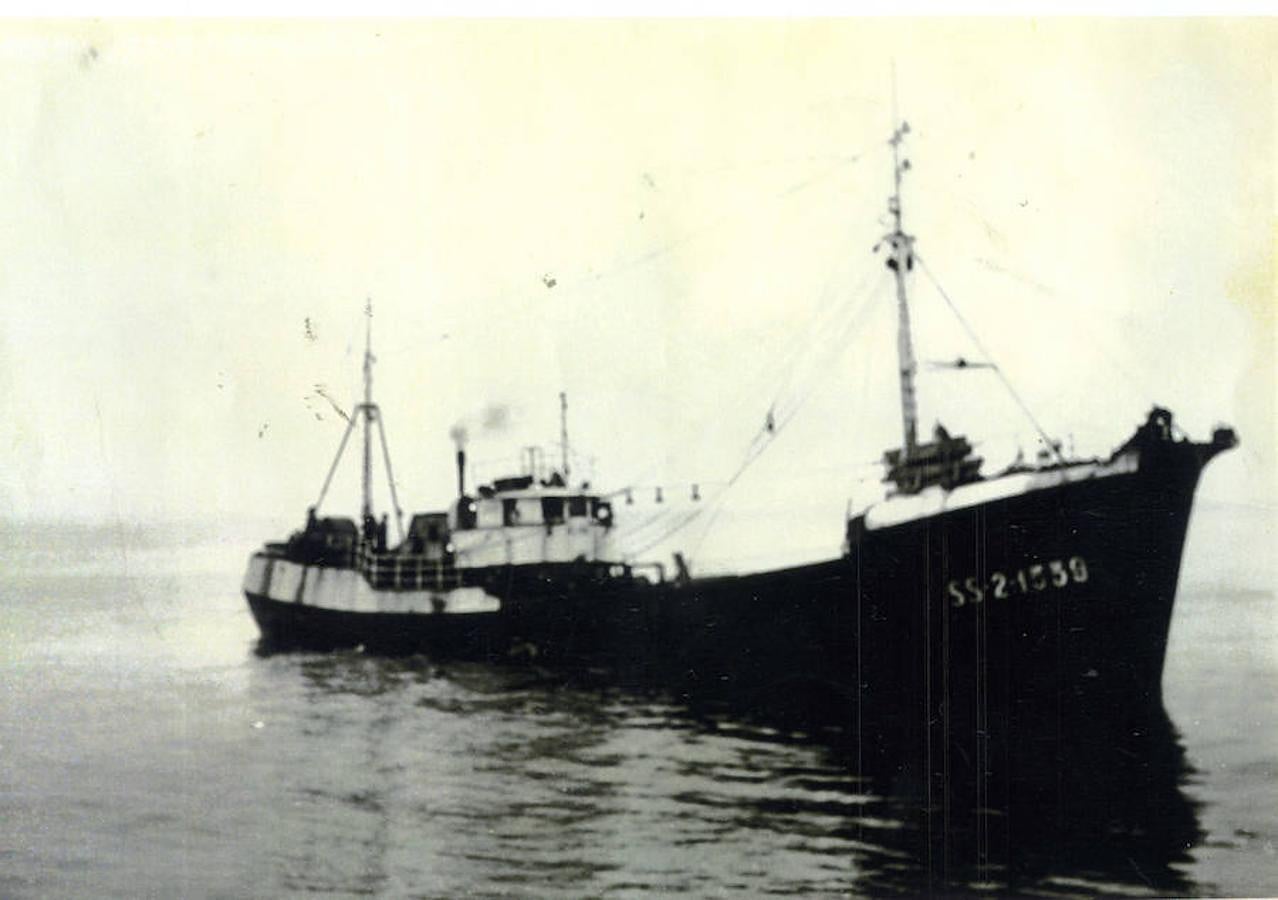 Algunos patrones y pescadores disponian de cámaras en Super 8, a veces compradas en la misma Canadá, con las que recogían detalles de su trabajo. 