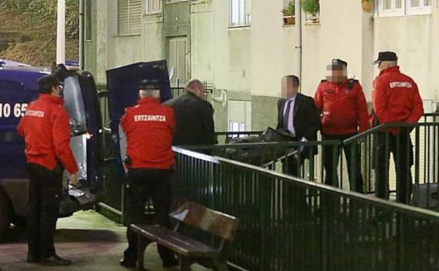 Hallan los cadáveres de una pareja de ancianos con signos de violencia en Bilbao