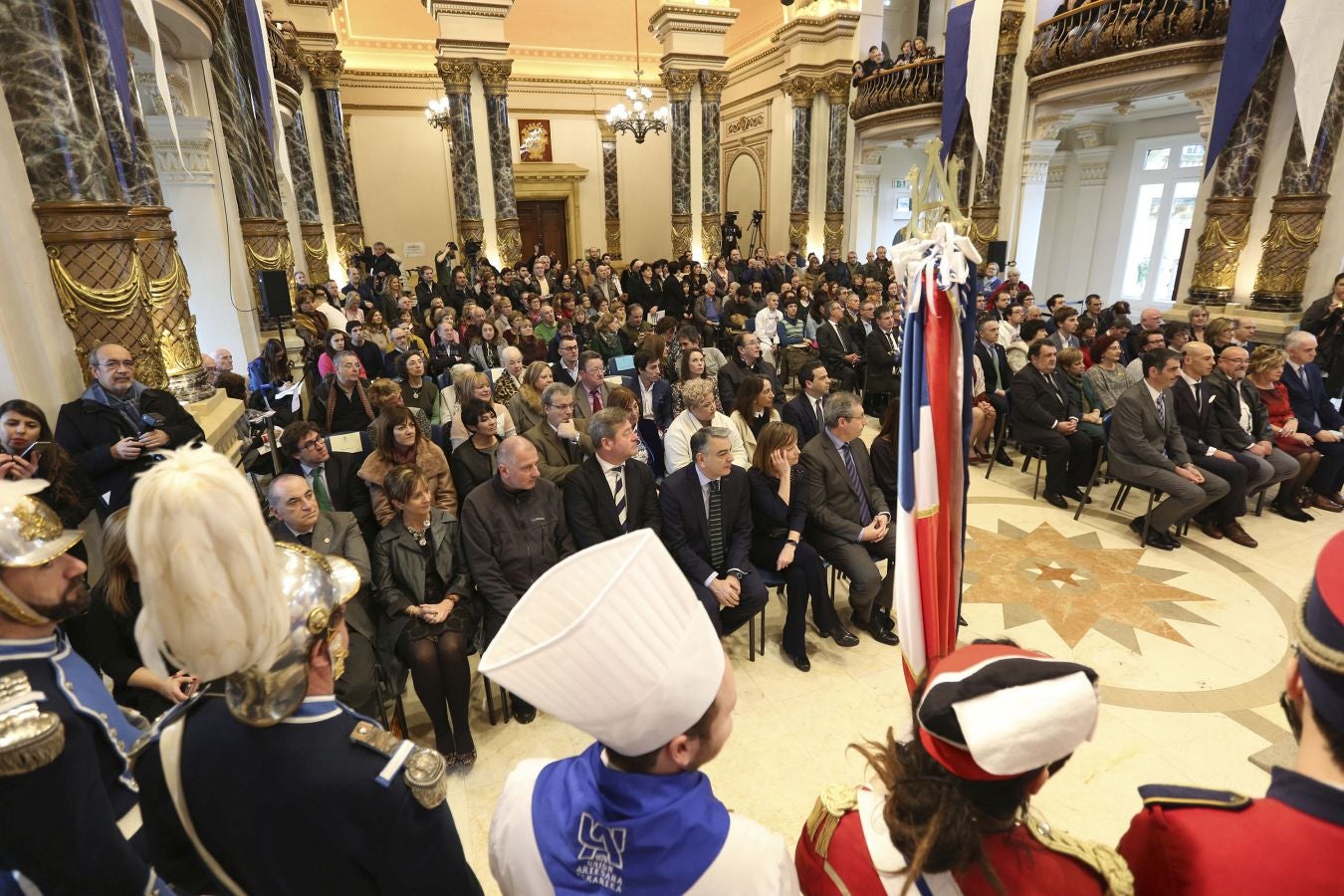 El deportista paralímpico ve cumplido su sueño de hacerse con el máximo galardón de la ciudad en una ceremonia llena de emoción