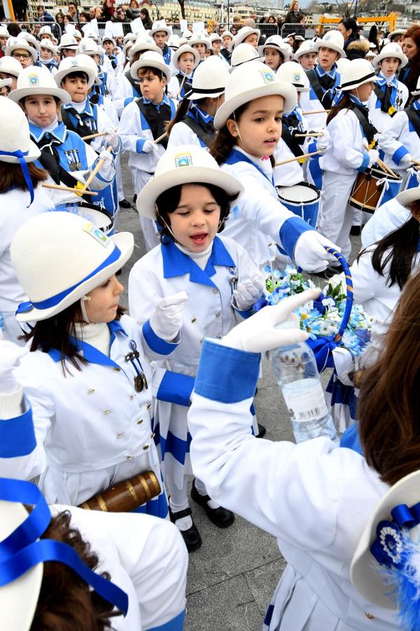 Casi 5.000 niños han desfilado por el centro de San Sebastián al son de la música de Sarriegui