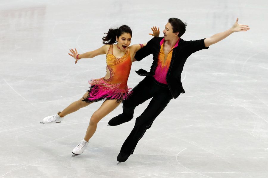 Decenas de patinadores participan en Taipei en el Campeonato de Patinaje Artístico Four Continents donde coinciden varios medallistas olímpicos. 