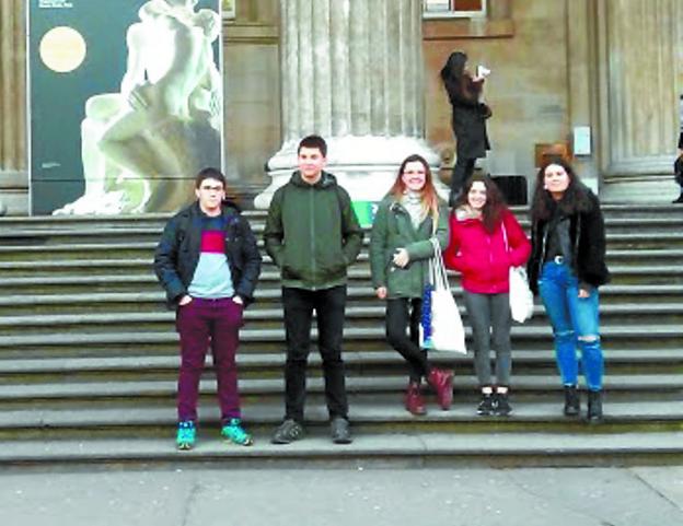 El grupo de alumnos visitó Londres recientemente.