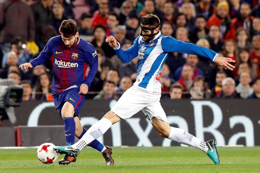 El Barcelona estará en las semifinales de la Copa del Rey tras vencer al Espanyol por 2-0 en el Camp Nou (2-1 global). Los azulgrana se adelantaron con Suárez y Messi puso la sentencia. El partido también estuvo marcado por la despedida a Javier Mascherano y el debut de Philippe Coutinho.