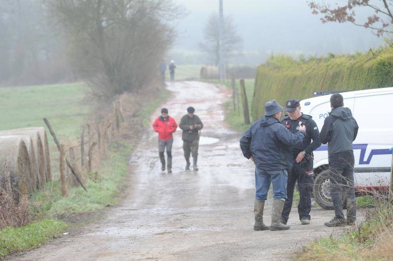 Un grupo de voluntarios formado por amigos y familiares de Jon Bárcena, el joven desaparecido en el Gorbea el pasado 30 de diciembre, ha hallado el cuerpo del montañero vizcaíno en el entorno del pantano de Urrunaga, en el término municipal de Legutio (Álava).