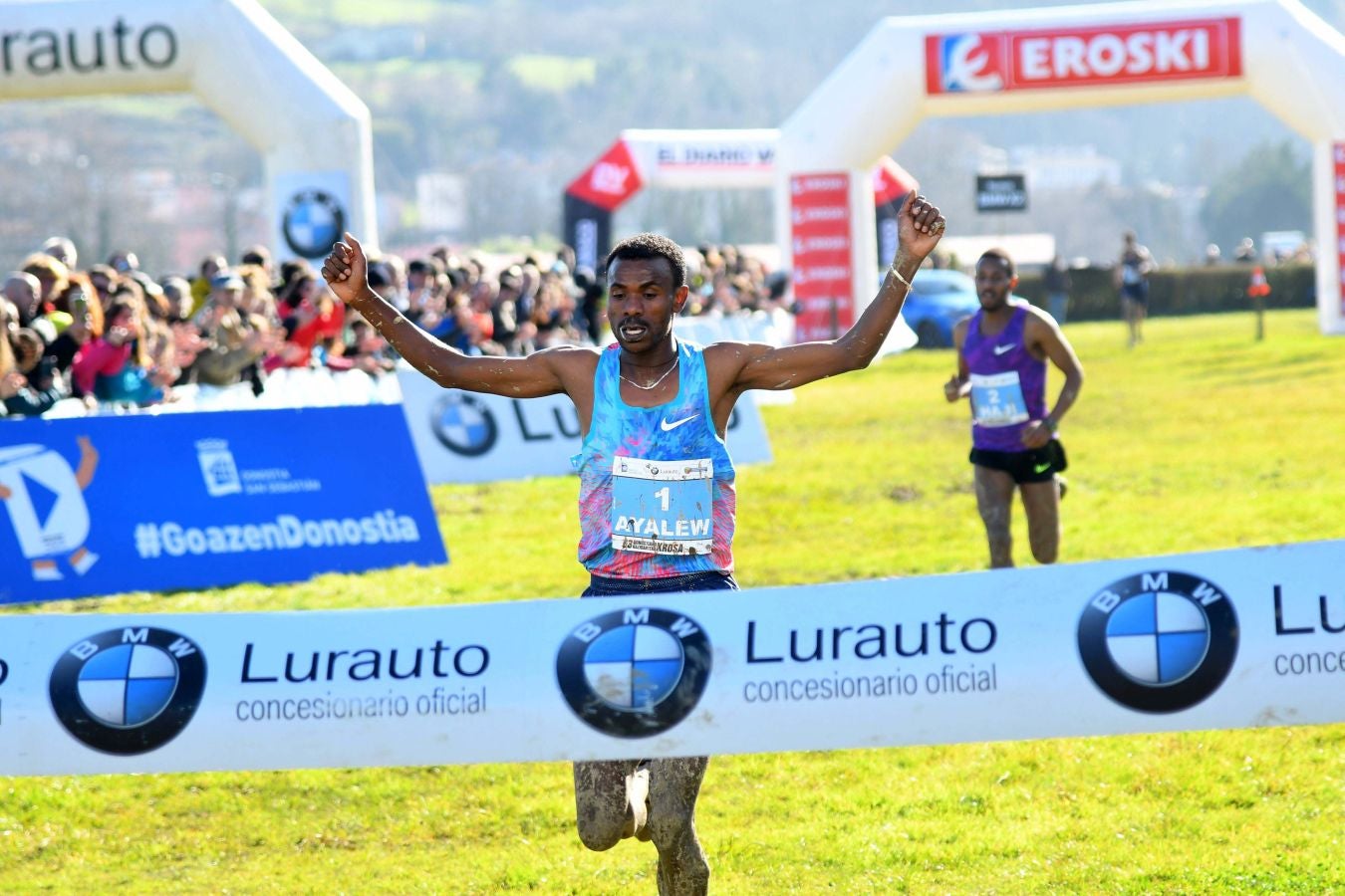 El bahrení de origen etíope Aweke Ayalew y la keniana Daisy Jepkemei se han impuesto en la 63 edición del cross de San Sebastián, disputado en el Hipódromo en un circuito lleno de barro que ha favorecido el espectáculo.