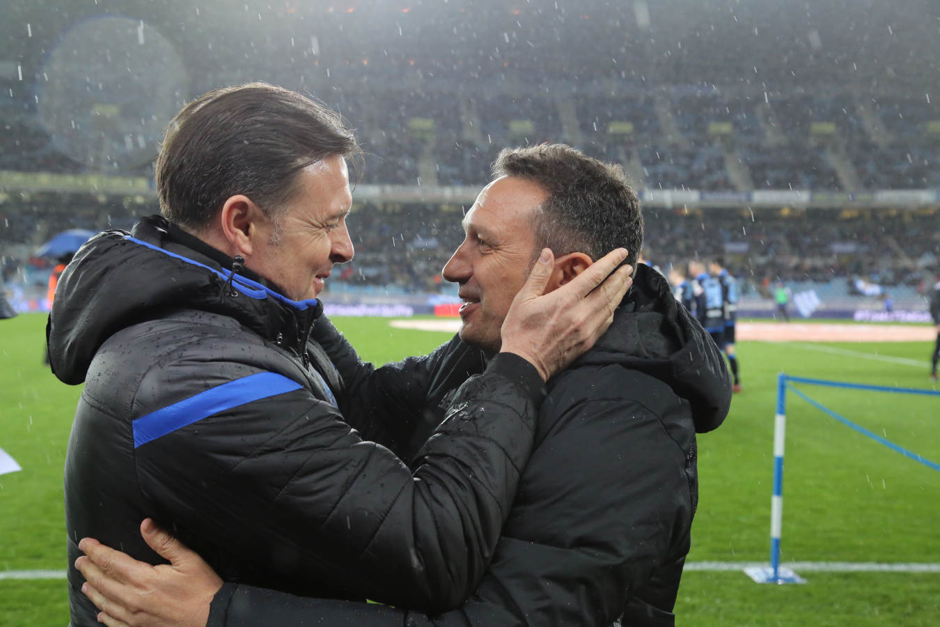 Las imágenes del partido que Real y Deportivo han disputado bajo la lluvia en el estadio de Anoeta