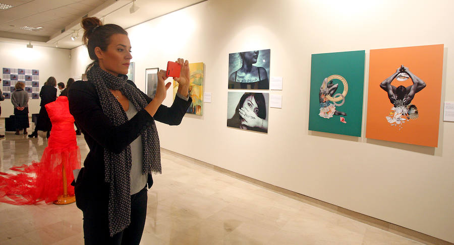 El centro cultural donostiarra Okendo acoge la exposición 'Traficadas, viajes a la esclavitud'. 