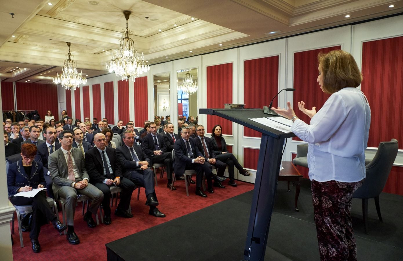 Marisa Poncela, Secretaria de Estado de Comercio, ha disertado sobre el tema 'Internacionalización y apertura de la economía vasca' en un acto organizado por EL DIARIO VASCO y el BBVA en el hotel Londres de Donostia
