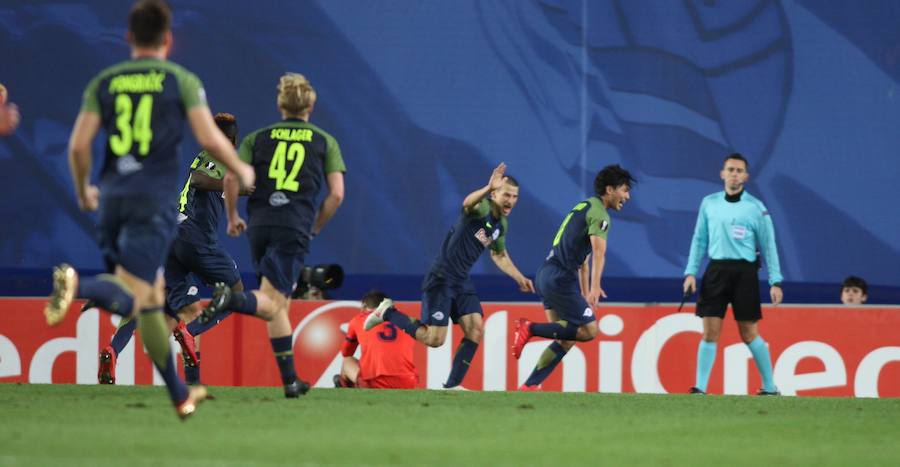 El partido entre la Real Sociedad y el Salzburgo en Anoeta, en imágenes