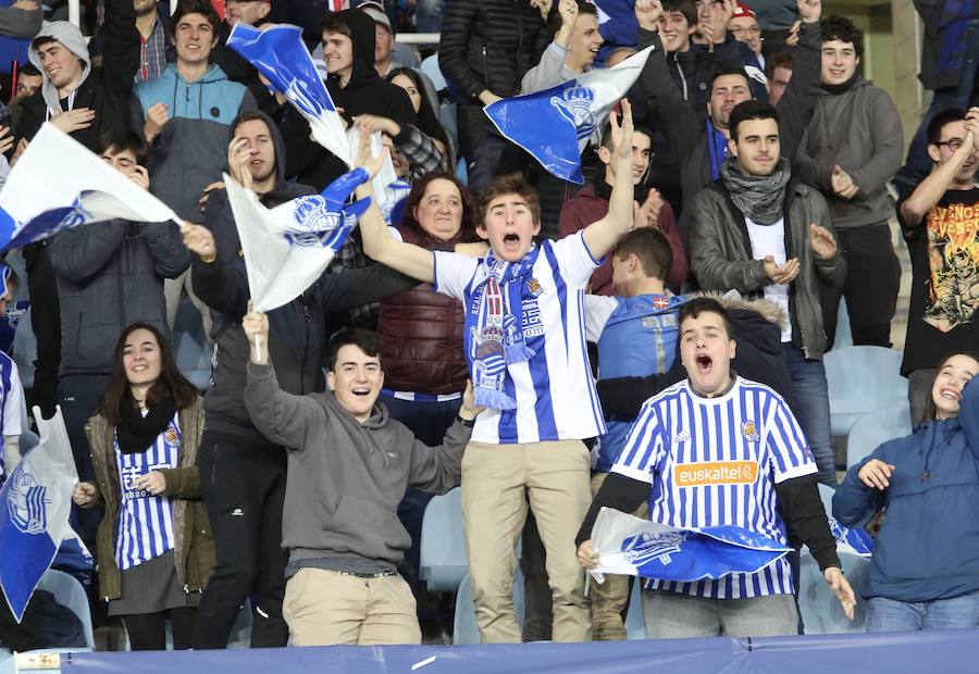 El partido entre la Real Sociedad y el Salzburgo en Anoeta, en imágenes
