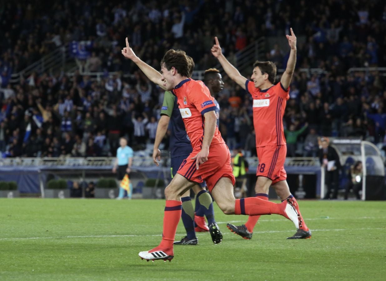 El partido entre la Real Sociedad y el Salzburgo en Anoeta, en imágenes