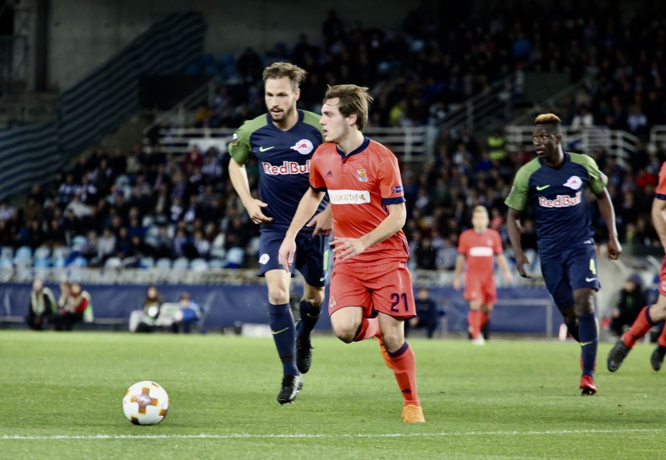 El partido entre la Real Sociedad y el Salzburgo en Anoeta, en imágenes