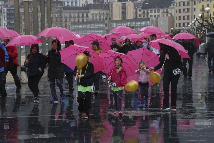 Alrededor de 600 personas han participado hoy en la VI Marcha Nórdica organizada por Aspanogi, la Asociación de Familiares de Niños con Cáncer de Gipuzkoa