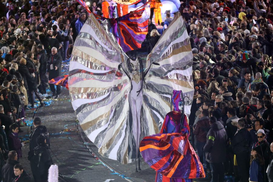 Las carrozas más coloridas y originales participan en el desfile de carrozas de Niza. Este año, la ciudad dedicó un especial interés a los políticos internacionales como Donald Trump, Theresa May y Kim Jong Un.