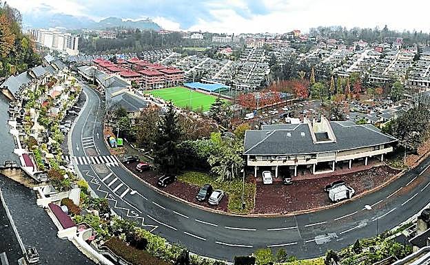 Panorámica del barrio de Bera Bera desde la central de Ur Beroa, origen de la red de agua caliente sanitaria y de calefacción que abastece a cerca de 600 viviendas y que próximamente conectará con Pagola. 