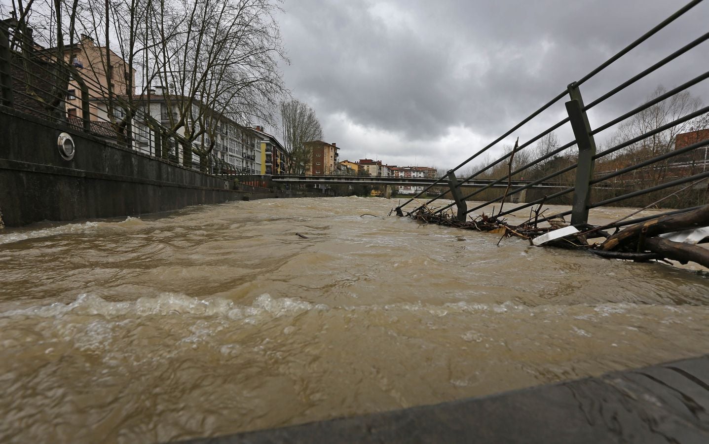 Inundaciones puntuales de los ríos guipuzcoanos tras las intensas lluvias de los últimos días. 