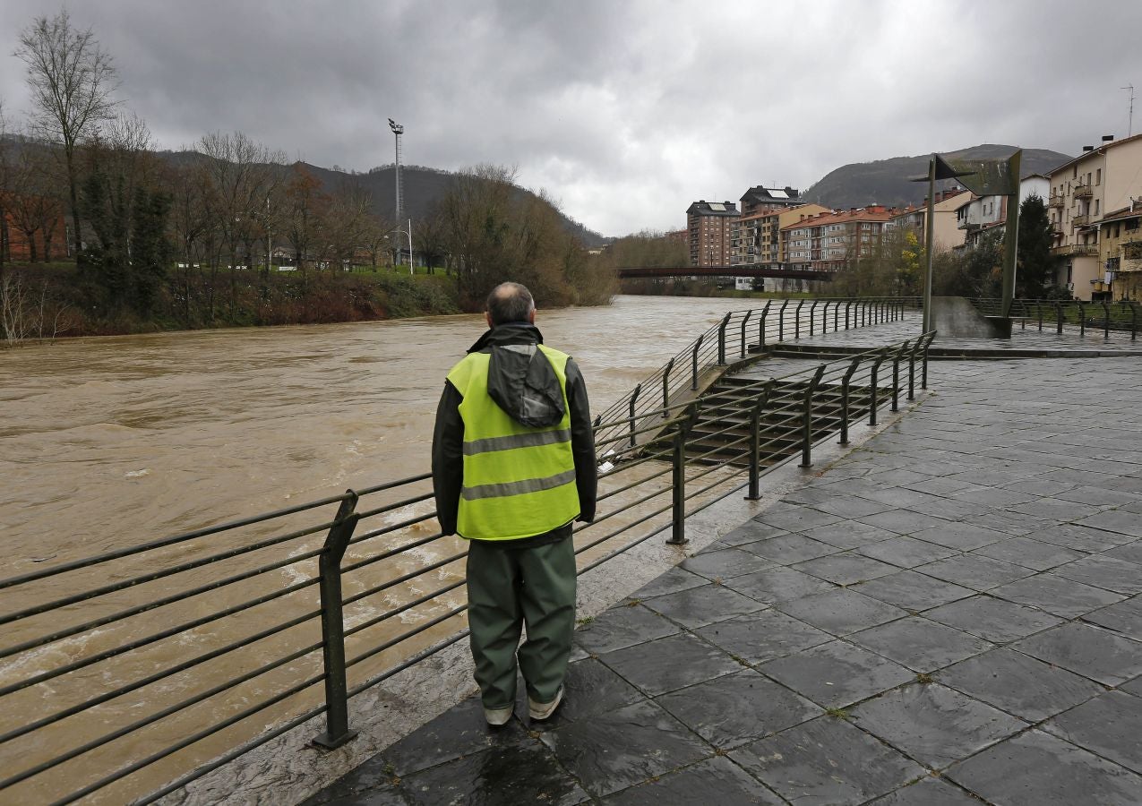 Inundaciones puntuales de los ríos guipuzcoanos tras las intensas lluvias de los últimos días. 