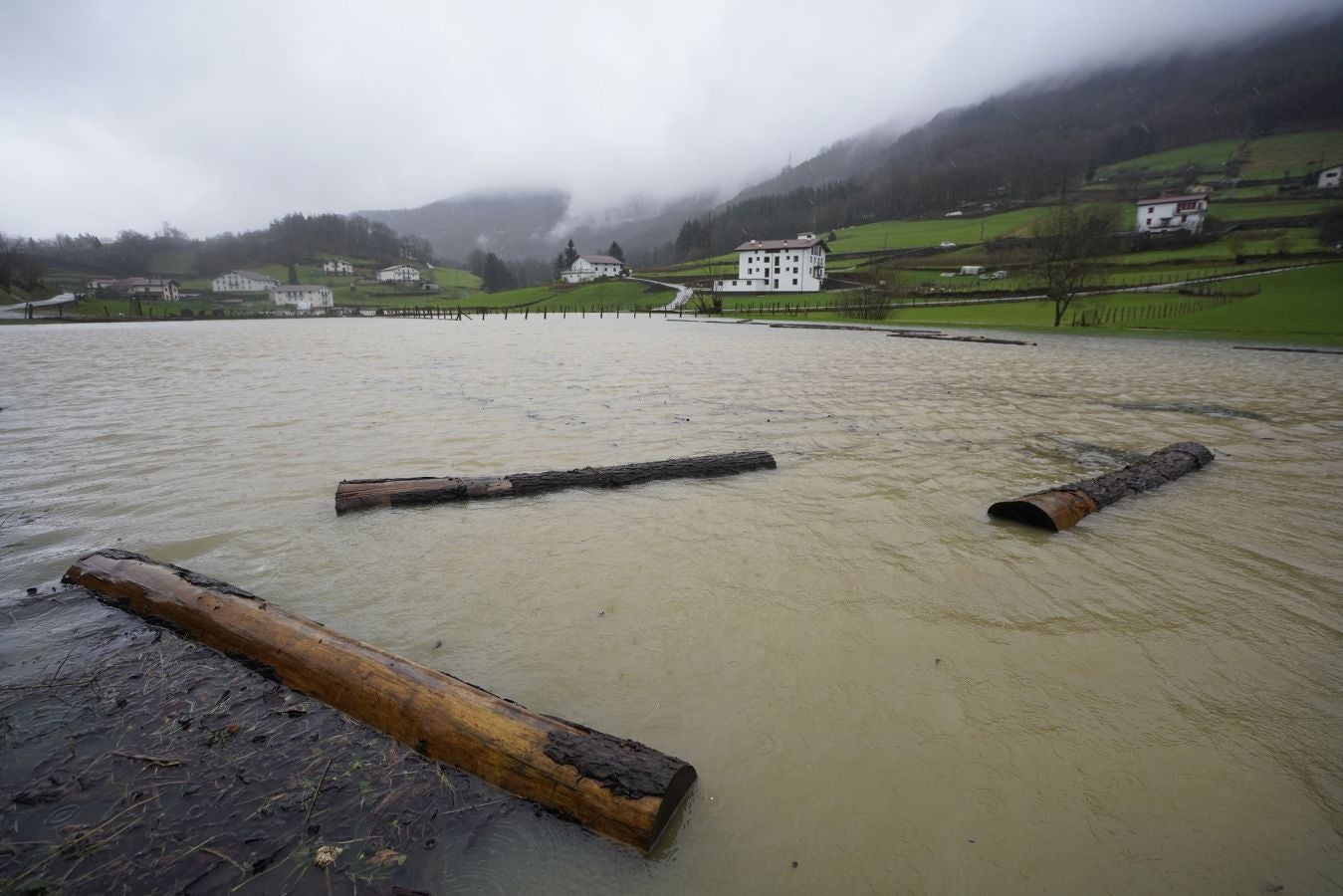 Inundaciones puntuales de los ríos guipuzcoanos tras las intensas lluvias de los últimos días. 