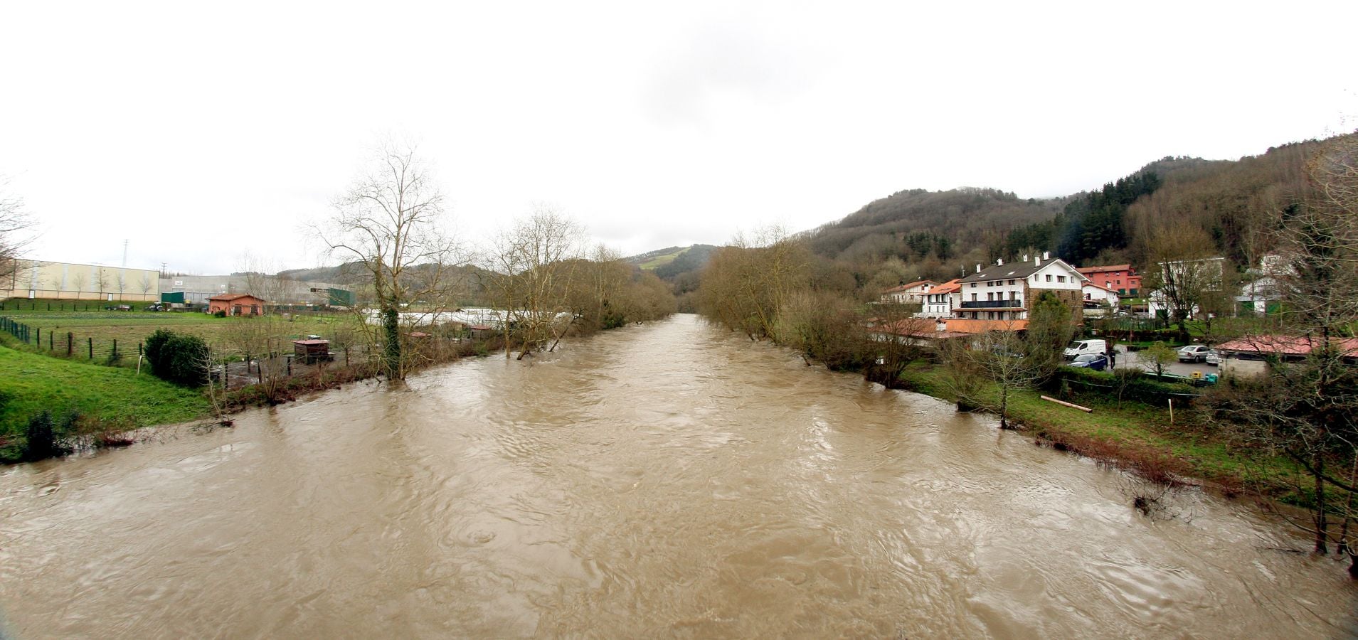 Inundaciones puntuales de los ríos guipuzcoanos tras las intensas lluvias de los últimos días. 
