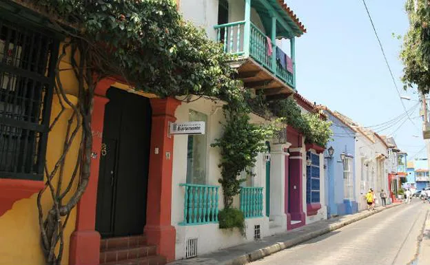 Vista de una calle de Cartagena de Indias. 