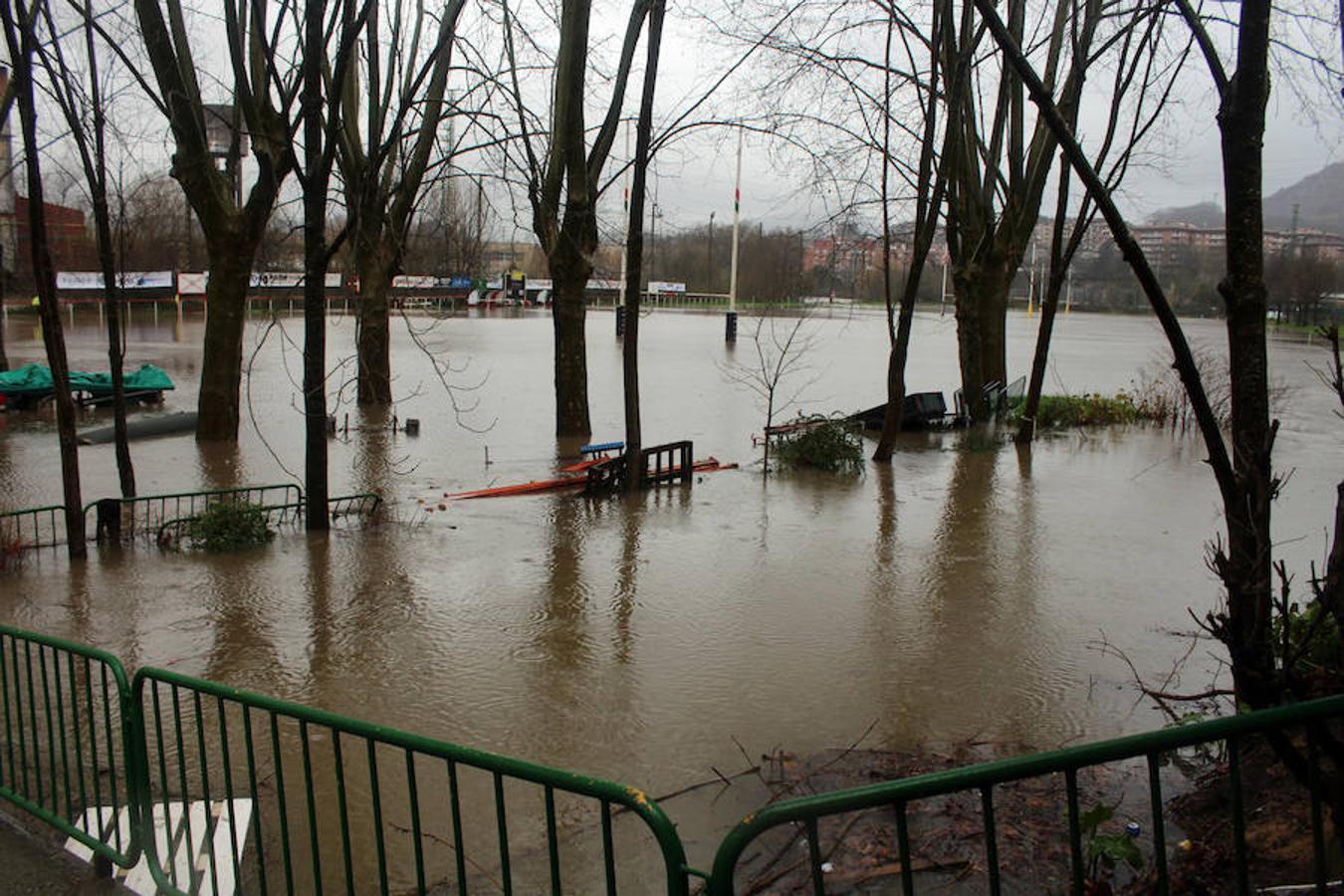 Inundaciones puntuales de los ríos guipuzcoanos tras las intensas lluvias de los últimos días. 