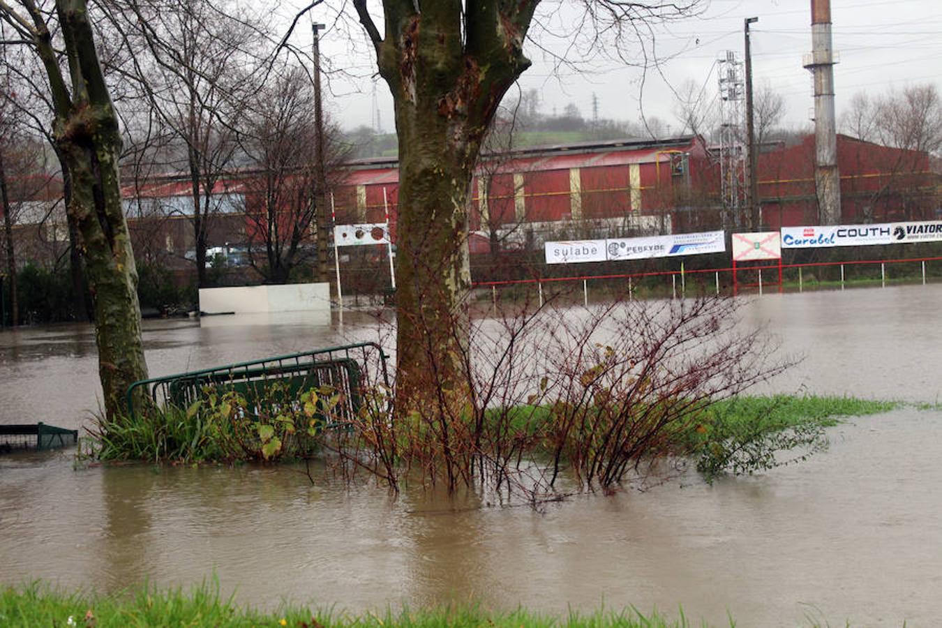Inundaciones puntuales de los ríos guipuzcoanos tras las intensas lluvias de los últimos días. 