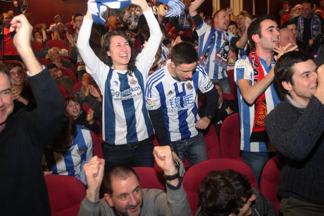 Emoción en el Salzburgo - Real Sociedad con la presencia de casi dos mil aficionados realistas en las gradas