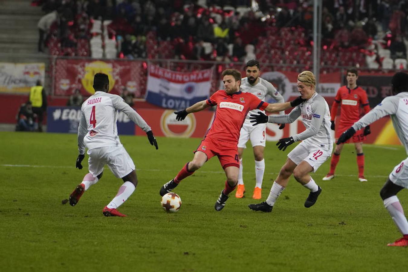 Emoción en el Salzburgo - Real Sociedad con la presencia de casi dos mil aficionados realistas en las gradas