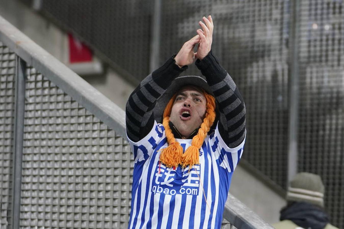 Emoción en el Salzburgo - Real Sociedad con la presencia de casi dos mil aficionados realistas en las gradas