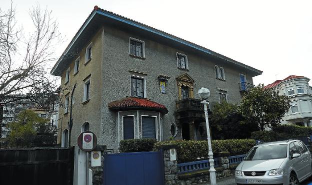 Villa urbana en la calle Infanta Beatriz de Ondarreta que se propone proteger con un grado D en la revisión del Peppuc. 