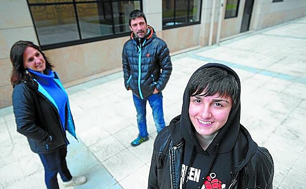 Ethan ha vuelto a sonreir desde que aceptó que era un chico y empezó su tránsito. 