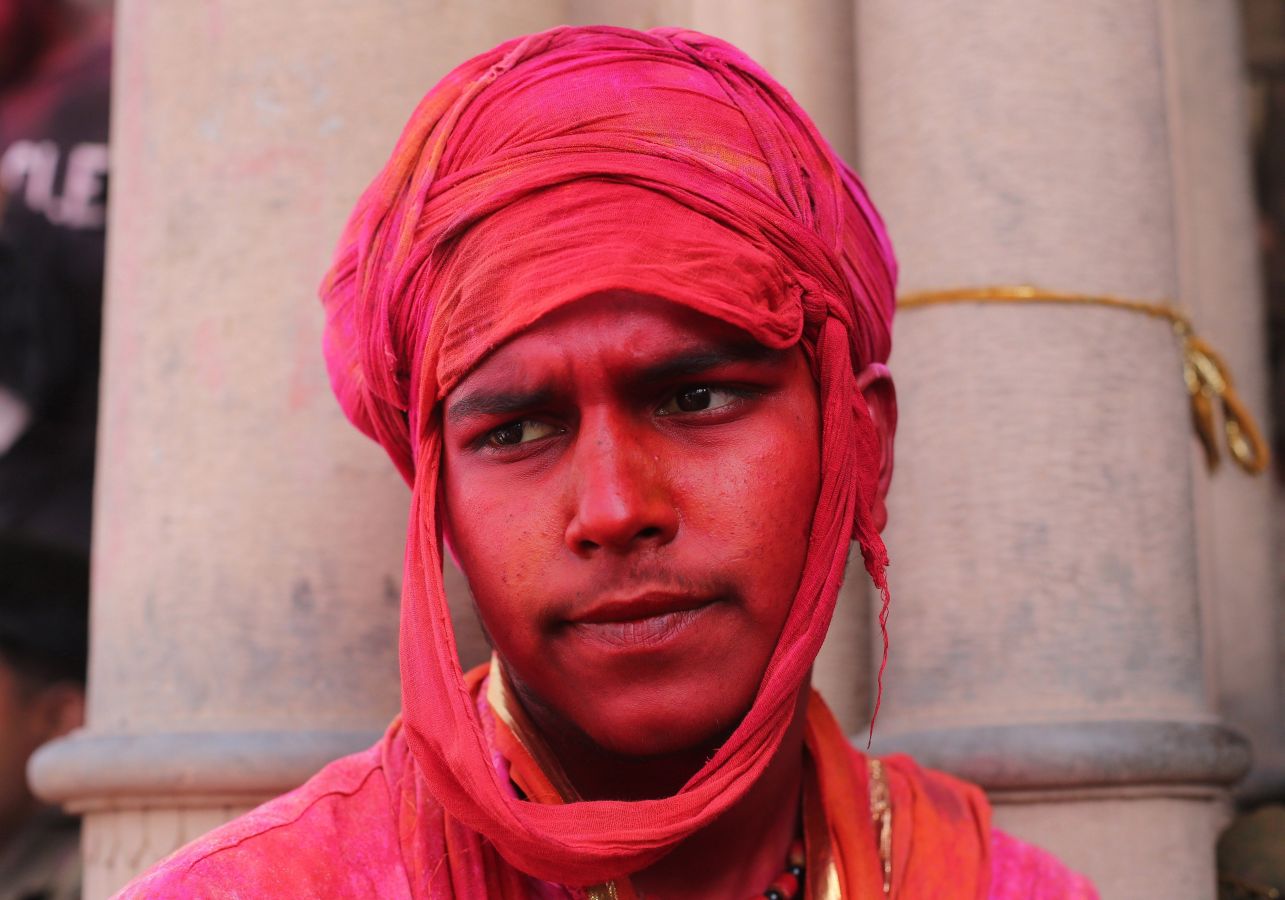 Numerosas localidades de la India celebran el festival Holi de los colores de la primavera