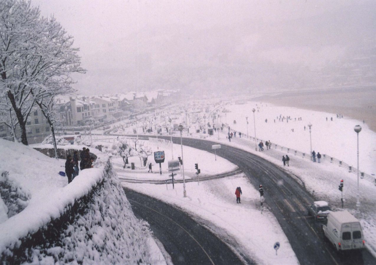 A primeras horas de la mañana del 20 de febrero de 1996 la nieve comenzó a caer sobre San Sebastián. Todo empeoró al día siguiente