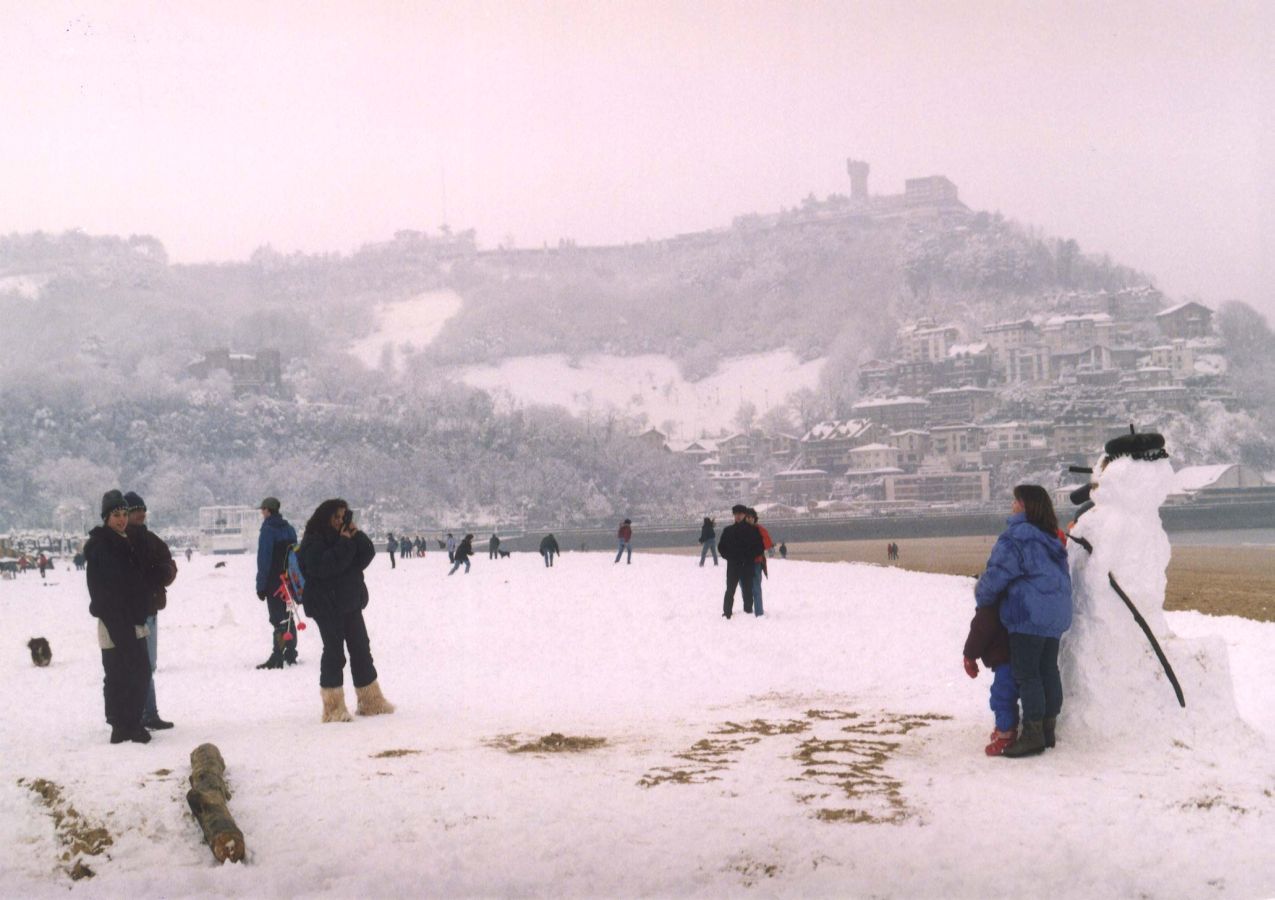 A primeras horas de la mañana del 20 de febrero de 1996 la nieve comenzó a caer sobre San Sebastián. Todo empeoró al día siguiente
