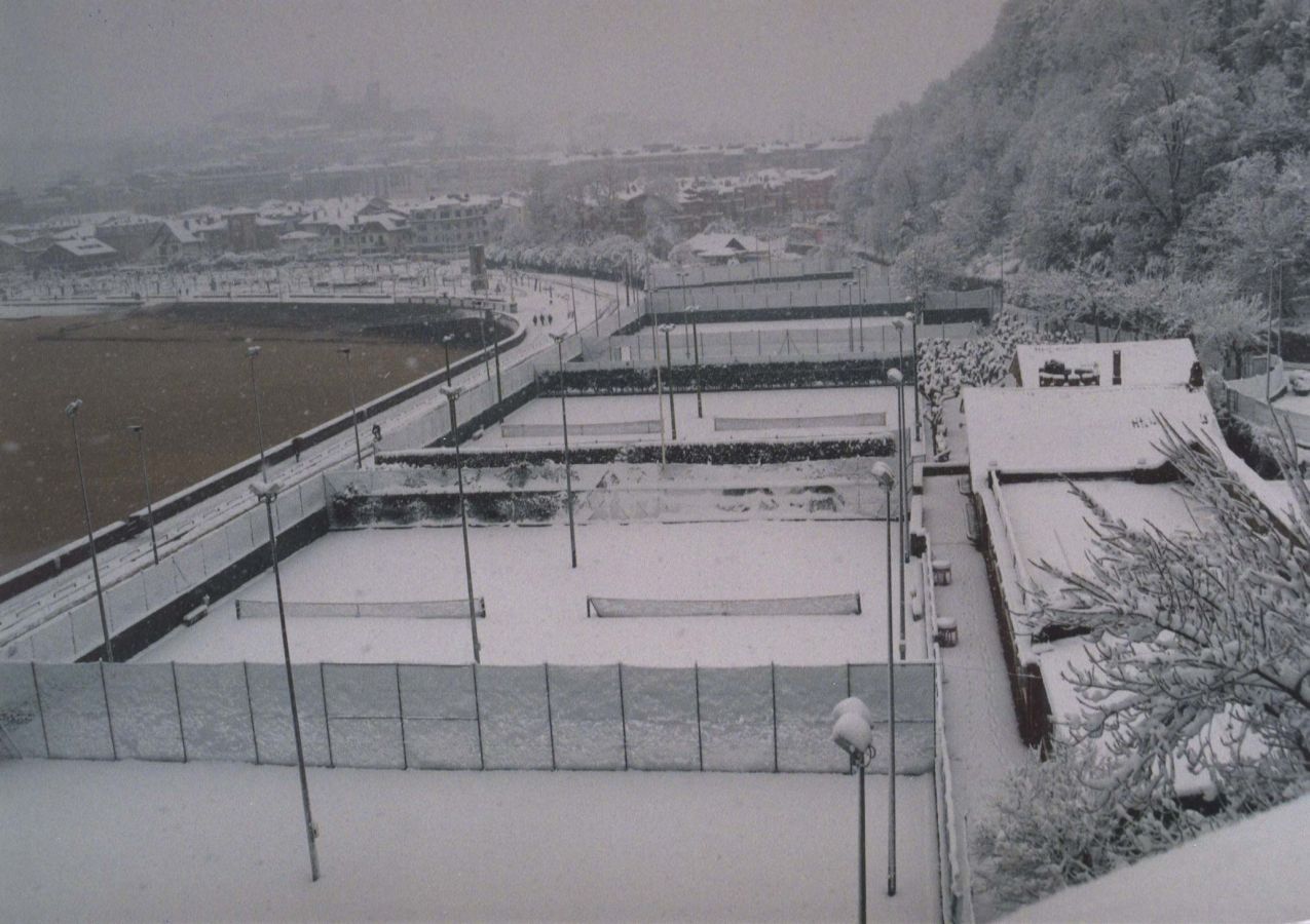A primeras horas de la mañana del 20 de febrero de 1996 la nieve comenzó a caer sobre San Sebastián. Todo empeoró al día siguiente
