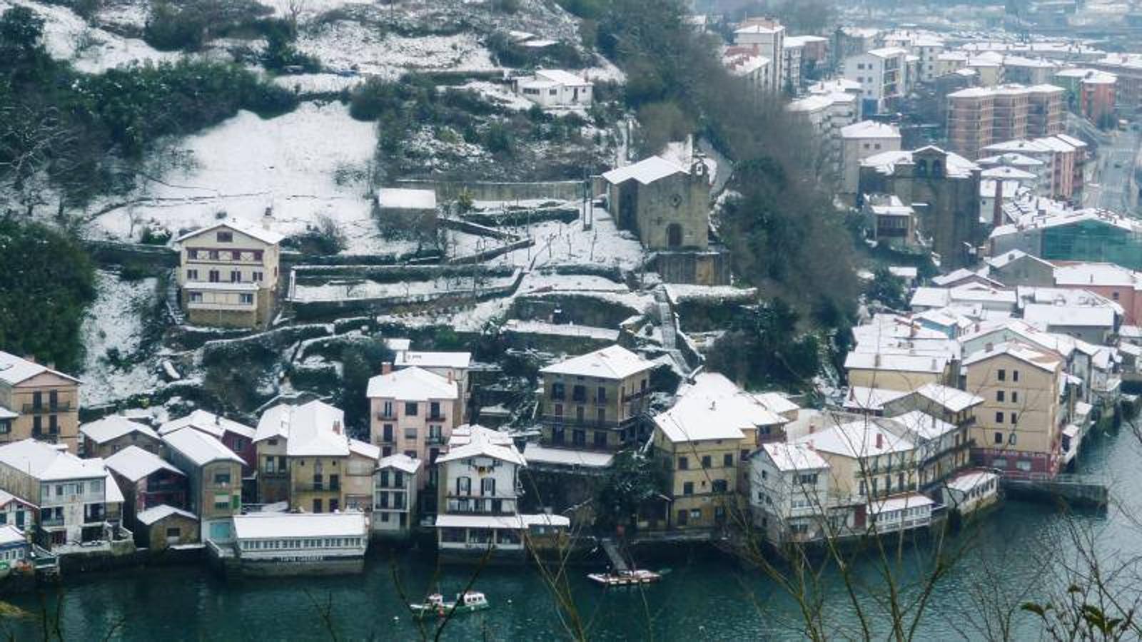 La nieve ha dejado bonitas estampas de Pasaia