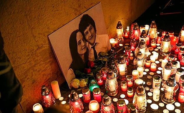 Homenaje al periodista eslovaco asesinado Jan Kuciak y su novia, Martina Kusnirova.