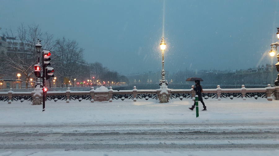 La nieve ha teñido de blanco la ciudad
