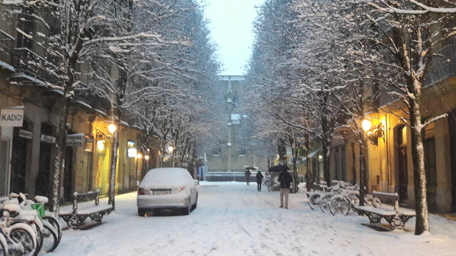 La nieve ha teñido de blanco la ciudad