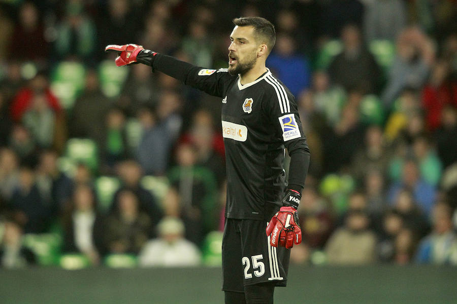 Moyá ha sido uno de los protagonistas del Betis - Real Sociedad con su debut como portero txuri-urdin