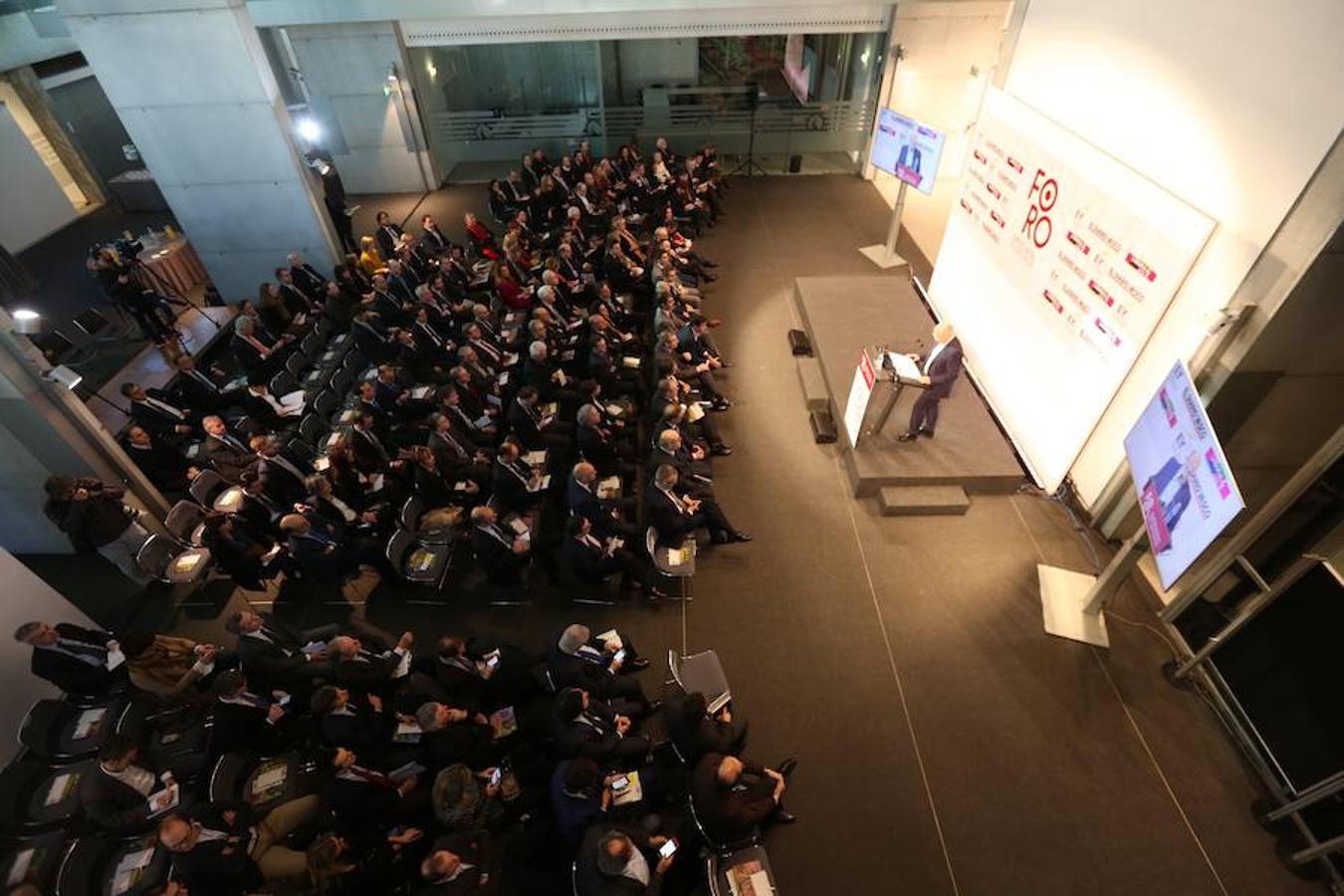 A la jornada ha asistido una nutrida representación de la vida económica y empresarial guipuzcoana y vasca