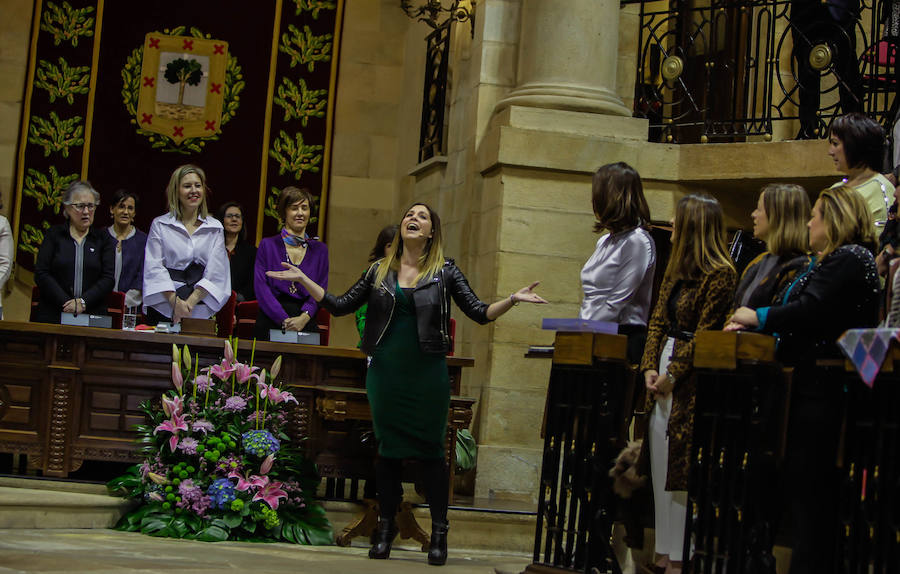 La casa de Juntas de Gernika acoge la segunda asamblea extraordinaria de mujeres electas para denunciar los techos de cristal a los que se enfrentan las mujeres.