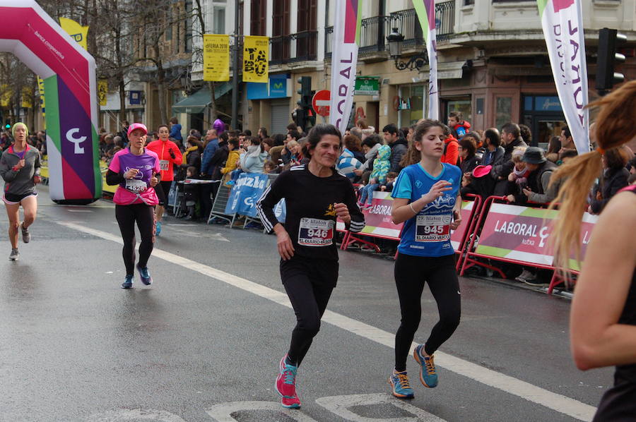 Una edición más la Lilatón resultó todo un éxito de participación con más de 6.050 inscritas de las cuales 5.240 tomaron la salida, 439 más que en 2017. Entre todas estas batalladoras mujeres se adjudicó la Txapela-Lilatón la donostiarra del Atlético SS Lorea Ayala que utilizó sus mejores armas de mediofondista para ganar la prueba en 18:07.